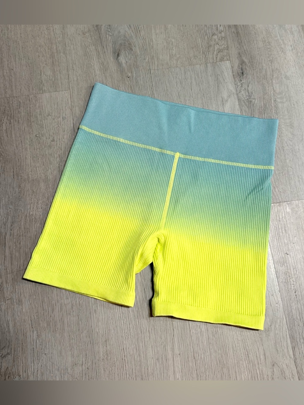 •NOVA SPORT• SEAMLESS OMBRE SHORTS
